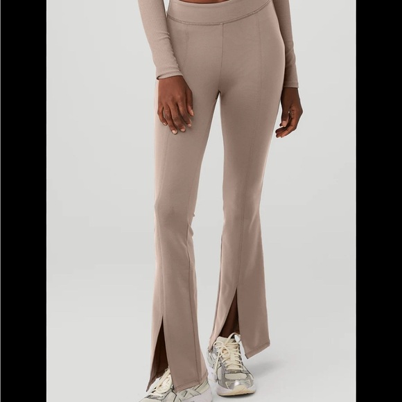 ALO Yoga Airbrush High-Waist Flutter Leggings - Taupe - Picture 1 of 6